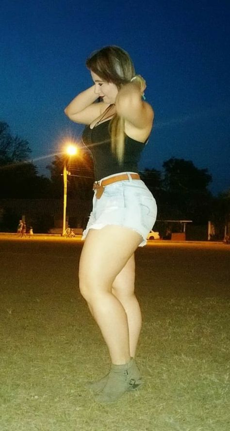 Thick Calves, Big Calves, Beautiful Curves, White Shorts, Meat, Womens Shorts, Plus Size, Running, White