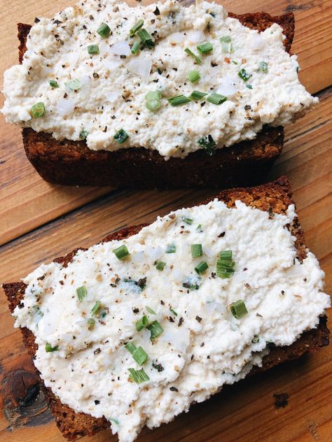 Cashew and Chive Ricotta is a perfect vegan and dairy-free alternative. Spread it on gluten free toast or use it in a healthy Italian meal! Cashew Ricotta Cheese, Cashew Ricotta, Gluten Free Toast, Healthy Italian, Ricotta Recipes, Dairy Free Alternatives, No Gluten, Ricotta Cheese, Paleo Gluten Free