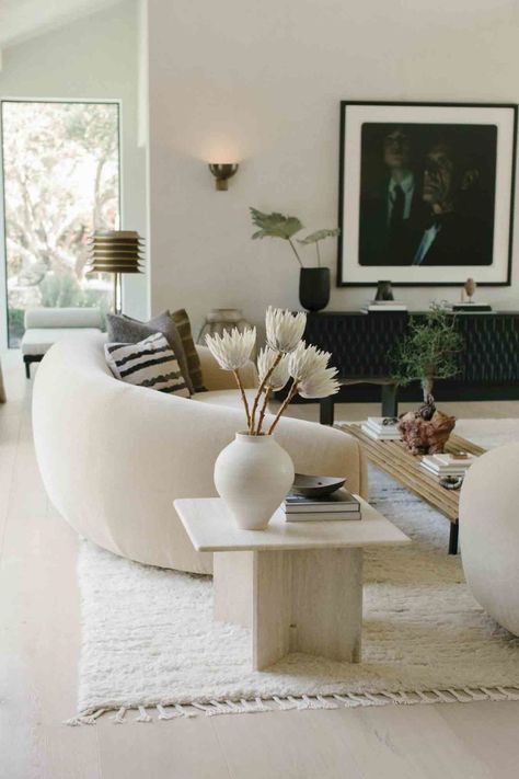 Frederic Magazine, Jenni Kayne Home, Pacific Natural, Cute Living Room, Athena Calderone, Malibu Home, Inside Interiors, Jenni Kayne, Living Room Sectional