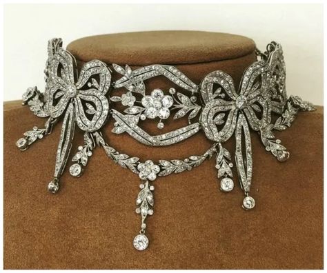 Jewelry history: necklaces through the ages with M. Khordipour. Jupiter Jewelry, Ballerina Princess, Edwardian Jewelry, Desi Wedding, Royal Jewelry, Fine Jewels, Choker Necklaces, Gorgeous Jewelry, Stunning Jewellery