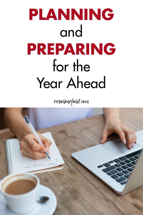 The best ways to plan and prepare for the year ahead! 10 simple, effective ways to get organized and to set goals for the new year. #planning #preparing #organization #newyearsgoals How To Prepare For A New Year, How To Get Organized For The New Year, Planning The Year, No Buy Year, Ways To Get Organized, No Buy, Year Planning, New Year Planning, Christmas Organization