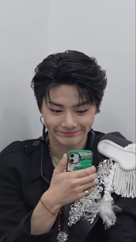 Cute Dimples, Straykids In, Yang Jeongin, Homeless Children, Korean Men, Crazy Kids, Kpop Guys, Beautiful Soul, Pop Group