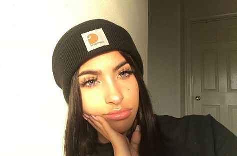 Vereena Sayed, Internet Girl, Pretty Makeup Looks, Skater Boy, Insta Pictures, Skater Girls, Beauty Guru, 7th Grade, Girls Makeup