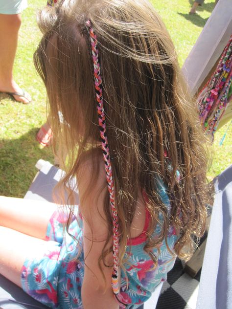 Hair Wrap Extensions, Braids With Yarn In Hair, Goa Braids, Beach Hair Braids Beads, Holiday Hair Braids String, Beach Hair Wrap String, Festival Braids With Color Extensions, Synthetic Braids Festival, Synthetic Hair Braids Festival