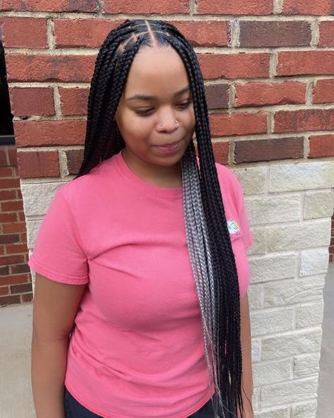 kennbraids🧏🏽‍♀️ on Instagram: "Black knotless braids with a peekaboo of gray in the back 😍 #huntsvillebraider #huntsvillebraids #huntsvillestylist #madisonbraider #madisonstylist #madisonbraids #huntsvillealbraider #huntsvillealbraids #knotlessbraids #braids" Gray And Black Knotless Braids, Grey Peekaboo Knotless Braids, Gray Peekaboo Braids, Black And Grey Peekaboo Braids, Silver Peekaboo Braids, Grey Peekaboo Braids, Black And Grey Knotless Braids, Peekaboo Knotless, Peekaboo Knotless Braids