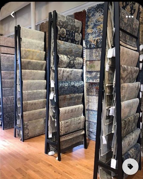 Retail Rug Display Visual Merchandising, Rug Store Display Retail Design, Carpet Shop Design, Rug Sample Display, Rug Display Ideas Retail, Textile Shop Interior Design, Carpet Store Design, Zara Home Interiors, Rug Display