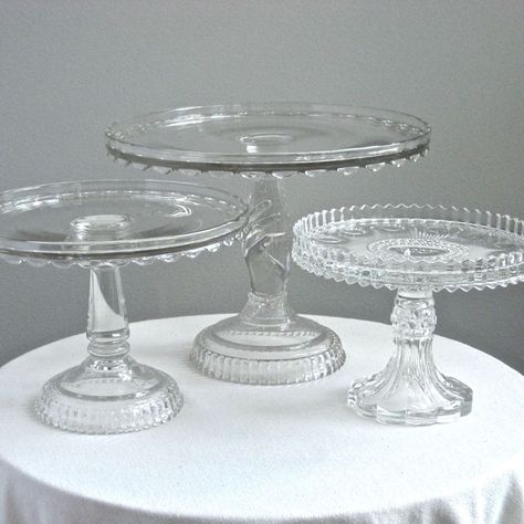 Discount Wedding Cake Stands Wooden Wedding Cake Stand, Antique Cake Stands, Wedding Cake Plates, Milk Glass Cake Stand, Vintage Cake Plates, Glassware Crafts, Cake Pedestal, Pedestal Cake Plate, Patterned Cake