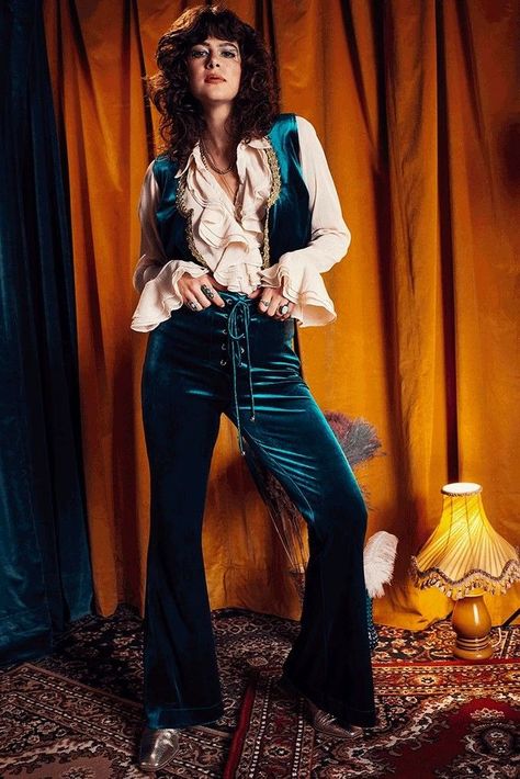 Cropped Waistcoat, The Hippie Shake, 70s Glam Rock, Scalloped Shirt, Match Velvet, 70s Glam, Mode Hippie, Teal Velvet, 70s Inspired Fashion