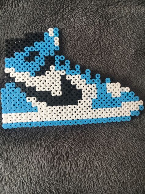 Melty Bead Designs, Pixel Beads, Melty Bead Patterns, Pearl Beads Pattern, Easy Perler Beads Ideas, Beaded Shoes, Diy Perler Bead Crafts, Melty Beads, Diy Perler Beads