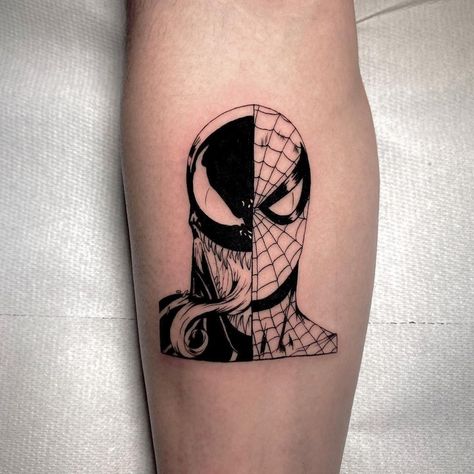 Venom Tattoo Ideas, Spiderman Tattoos, Super Hero Tattoos, Venom Tattoo, Tattoo Ideas Simple, Spiderman Noir, Hero Tattoo, Spiderman Tattoo, Venom Spiderman