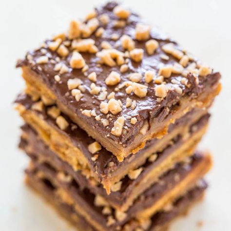 Graham Cracker Toffee, Saltine Toffee, Graham Cracker Recipes, Cracker Toffee, Toffee Bars, Giada De Laurentiis, Cracker Recipes, Chocolate Caliente, Köstliche Desserts