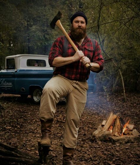 Lumberjack Style Men Outfits, Woodsman Style, Lumberjack Aesthetic, Lumberjack Men, Mens Outdoor Fashion, Lumberjack Style, Chica Cool, Awesome Beards, Mens Fashion Rugged