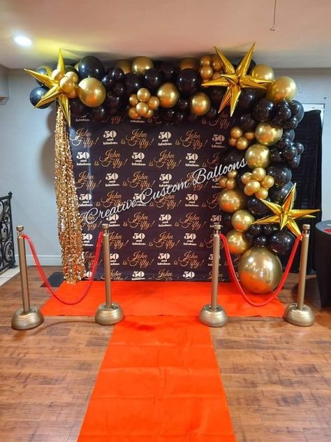 Centerpiece Hollywood Theme, Prom Decorations Red Carpet, Prom Red Carpet Decorations, Grammys Birthday Party, Grammy Prom Theme, Red Carpet Theme Photo Booth, Oscar’s Party Decorations, Awards Party Decorations, Night At The Grammys Party