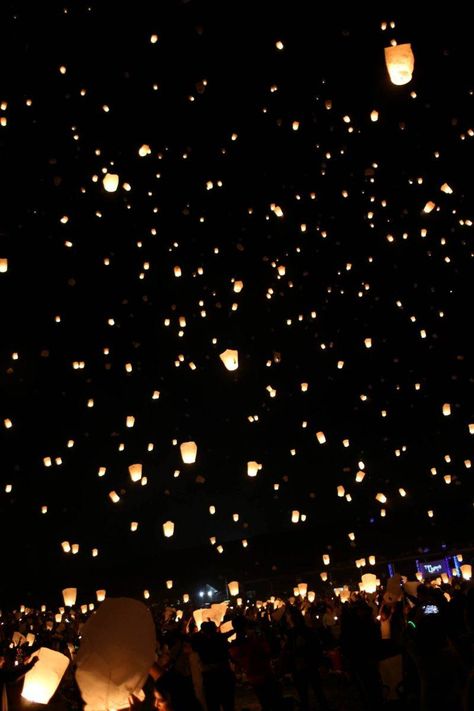 9 Things To Know About The Lights Fest Before You Go The Lights Festival, Lantern Light Festival, Memory Lanterns, Friend Trips, Lanterns Floating, News Wallpaper, Lighting Festival, Mud Festival, Memory Lantern