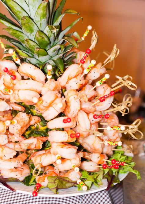 Why The Shrimp Tree Is The Ultimate Holiday Appetizer Shrimp Tree, Pineapple Appetizers, Shrimp Cocktail Appetizers, Seafood Cravings, Peach Bellini Cocktail, Small Shrimp, Shrimp Boil Foil, Cocktail Shrimp Recipes, Cocktail Appetizers