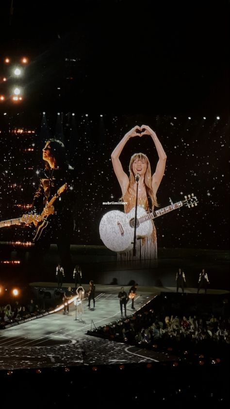 Eras Tour Fearless, Taylor Swift The Eras Tour, Eras Tour, On Stage, New Orleans, Taylor Swift, Swift, Guitar, Concert