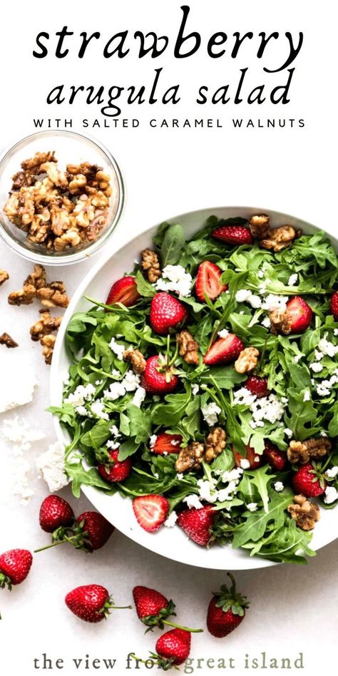 Strawberry Salad with Arugula, Salted Caramel Walnuts, and a spicy honey vinaigrette is a healthy summer strawberry salad with feta and candied nuts. #easy #recipe #dinner #balsamic #healthy #arugula #feta #candiednuts Summer Strawberry Salad, Strawberry Arugula Salad, Easy Recipe Dinner, Salad Macaroni, Honey Vinaigrette, Salad Quinoa, Arugula Recipes, Arugula Salad Recipes, Salad With Feta