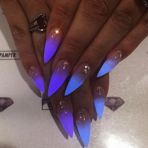 Dark Nails Acrylic, Glow In The Dark Nails, Neon Acrylic Nails, Purple Nail Designs, Edgy Nails, Purple Nail, Cute Acrylic Nail Designs, Glow Nails, Blue Nail