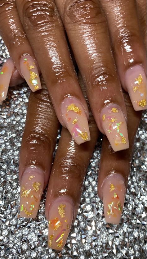 Gold Flakes On Nails, Foil Flake Nails, Clear Fall Nails, Gold Flake Short Nails, Gold Flakes Acrylic Nails, Nail Gold Flakes, Red Gold Flake Nails, Brown Nails With Gold Flakes, How To Use Foil On Nails