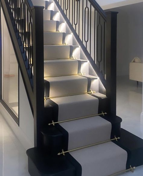 Black Painted Staircase, Stairway Inspiration, Landing Ideas Upstairs, Stair Bannister, Black Stair Railing, Staircase Lighting Ideas, Black Staircase, House Renovation Design, Stair Renovation