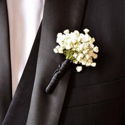 Buttonhole Flowers, Flowers For Men, Button Holes Wedding, Groomsmen Boutonniere, Baby S Breath, Wedding Order, Chic Flowers, Boutonniere Wedding, Button Hole