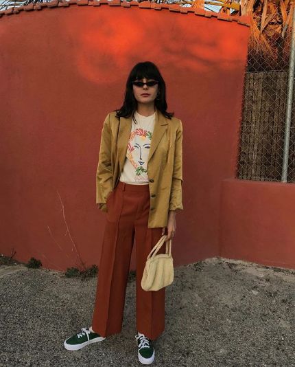 Outfits With Sneakers, Look Retro, Easy Style, Looks Street Style, Pants Suit, Moda Vintage, Mode Inspo, Blazer Outfits, Soft Grunge