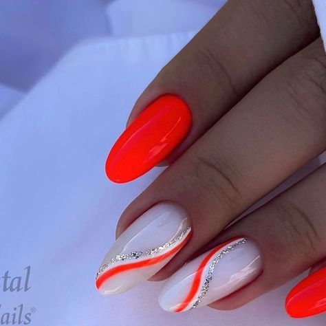 ℕ𝕒𝕚𝕝𝕤 𝕓𝕪 𝔸𝕓𝕚𝕘𝕖𝕝 💅🏼 on Instagram: "#reklám 🍊🧡🍊🧡 @crystalnailshu |   Felhasznált anyagok:  •Sens Builder Gel - Milky white •3S153 •3S78 •3S206 Full Platinum •Cool Top Gel Original" Nokti Za Leto, Subtle Nail Art, Cute Nail Colors, Makeup Nails Designs, Gel Toe Nails, Art Deco Nails, Special Nails, Spring Acrylic Nails, Subtle Nails