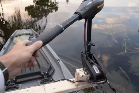 A Simple Yet Effective DIY Side Motor Mount (Video) Kayak Trolling Motor Mount Diy, Kayak Trolling Motor Mount, Kayak Trolling Motor, Perception Kayak, Trolling Motor Mount, Old Town Canoe, Kayak Cart, Ocean Kayak, Kayak Paddles