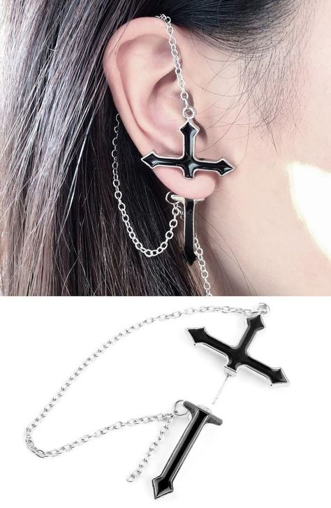 Goth Percinings, Aretes Dark, Black Earrings Aesthetic, Goth Ear Piercings, Accesorios Dark, Piercings Goth, Goth Piercings, Piercings Black, Industrial Piercing Jewelry