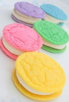 Colorful Cookies, Rainbow Treats, Buttercream Filling, Hello Sweetie, Festive Cookies, Filled Cookies, Makanan Diet, Köstliche Desserts, Easter Dessert