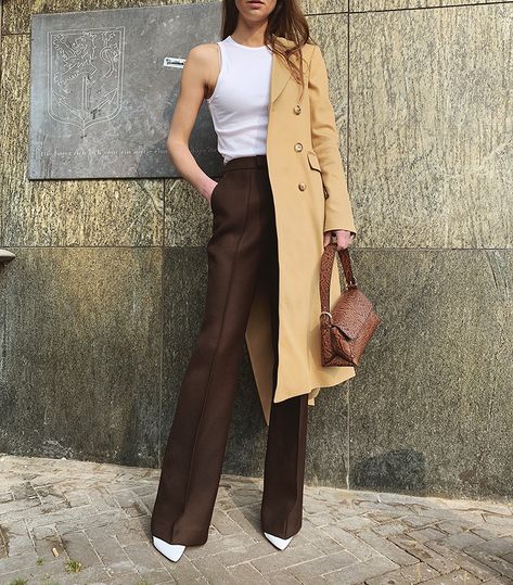 Chocolate Brown — MODEDAMOUR Chocolate Pants, Brown Pants Outfit, Womens Winter Fashion Outfits, Jeans Street Style, Style Inspiration Casual, Office Outfit, Brown Outfit, Womens Business Casual, Style Inspiration Winter