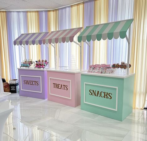 Candy Store Design, Gerobak Dorong, Food Stall Design, Snack Cart, Kids Cafe, Food Cart Design, Candy Cart, Kiosk Design, Stall Designs