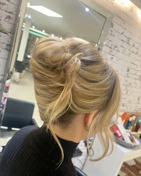 •French Pleat• •This stunning hair up is giving classy and chic• •A hair up this elegant and classic is great for brides, bridesmaids or mothers of the bride/groom• •For any bridal hair enquiries please call or message us• •Created by the amazing @erinshairgallery • #rochford #rochfordhair #rochfordhairdresser #moderntwist #frenchpleat #hairup #chingonhair #bridalhair #bridehairstyle #classichairupdo French Pleat Hair, Chingon Hair, Classic Updo Hairstyles, French Pleat, Bride Hairstyles, Up Hairstyles, Bride Groom, Bridal Hair, Mother Of The Bride