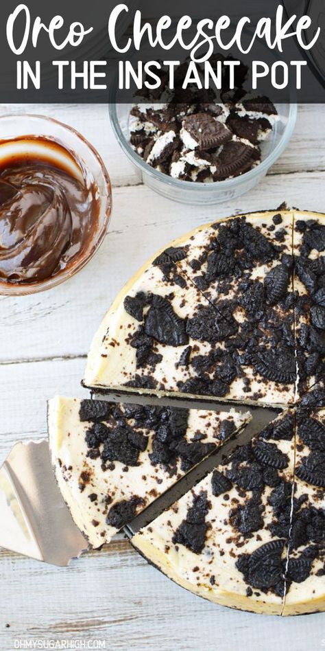 Instant Pot Oreo Cheesecake is the ultimate cheesecake. This cookies and cream cheesecake features Oreo cookies in the crust, mixed in with the filling and topped off again with crumbles. What is not to love? Cheesecake Instant Pot, Cheesecake With Oreo Crust, Pressure Cooker Cheesecake, Ultimate Cheesecake, Oreo Crust Cheesecake, Instant Pot Cheesecake, Oreo Cheesecake Cookies, Oreo Cheesecake Recipes, Instant Pot Desserts