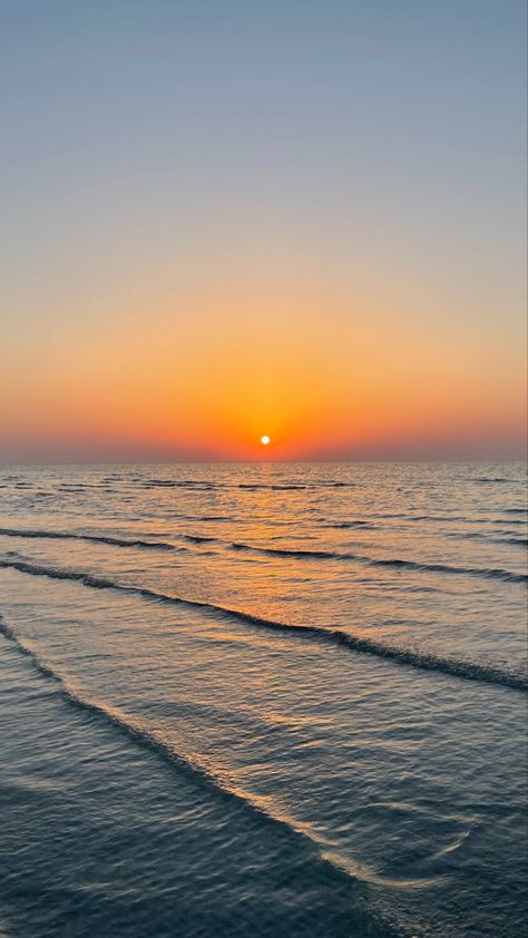 Dukhan beach ,qatar Qatar Beach, Jeddah Beach, Karachi Beach, Sunset Beach Pictures, Gudi Padwa, Sunset Pictures, Sunset Beach, Jeddah, Beach Aesthetic