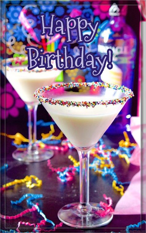 Cake Vodka Drinks, Cake Vodka Recipes, Birthday Cake Drink, Birthday Cake Vodka, Happy Birthday Cocktail, Birthday Cake Martini, Cake Martini, Birthday Martini, Happy Birthday Drinks