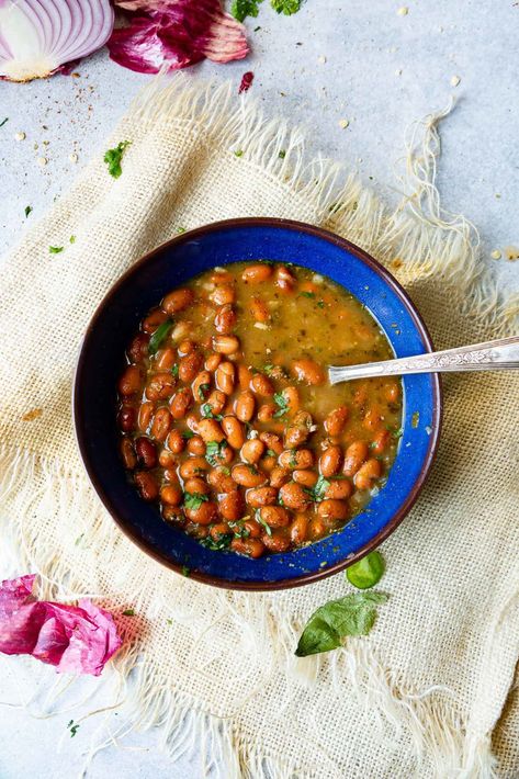 Pinto Beans Recipe, Mexican Pinto Beans, Mexican Main Dishes, Small Slow Cooker, Pinto Bean Recipes, Pinto Bean, Oh Sweet Basil, Vegetarian Bean Chili, Mexican Dinner