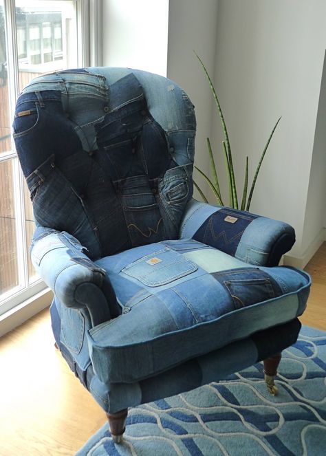 denim upholstered armchair Denim Chair, Denim Sofa, Denim Furniture, Patchwork Chair, Modern Upholstery, Denim Ideas, Upcycle Jeans, Denim Crafts, Funky Furniture