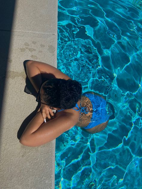 Swimming Pool Pics Ideas, Swimming Pool Aesthetic Photos, Pool Photo Ideas Instagram, Swimming Pool Outfit Ideas, Swimming Pool Outfit, Pool Pictures, Pool Outfits, Pool Poses, Risky Pictures