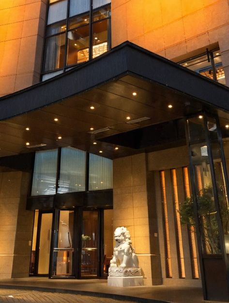 Unveiling Tokyo's Lavish Lodgings: The Most Expensive Hotels In Town Hotels In Japan, Expensive Hotel, Japan Holiday, Japanese Hotel, Land Of The Rising Sun, Japan Holidays, Usa Trip, Tokyo Hotel, Luxury Getaway