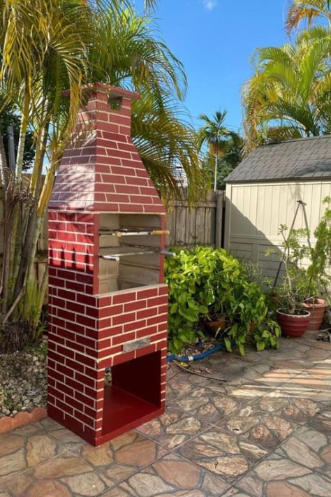 GRILL IN STYLE 🍗🍽 BBQ Place - Brazilian Grills makes your patio unique with their Brazilian Concrete BBQ. This white-stripe design is one of their many styles of BBQs. Make a Brazilian-style BBQ and enjoy wonderful food! 😋 #outdoorkitchens #grilling #bbq #braziliangrills #brazilianbbq #grillmaster #grill #flhomeshows #outdoorliving #outdoorcooking #floridabbqs #outdoorbbq Brazilian Bbq Grill, Concrete Bbq, Brazilian Grill, Bbq Place, Brazilian Bbq, Brazilian Style, Grill Master, Outdoor Bbq, Outdoor Kitchen Design