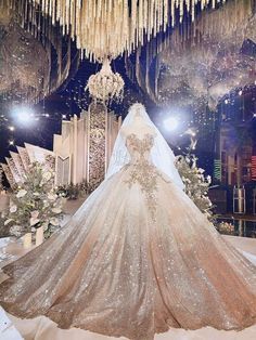 Princess Wedding Dresses Ball Gown Fairytale, Baju Kahwin, Extravagant Wedding Dresses, Wedding Dresses Princess Ballgown, Extravagant Wedding, Pretty Quinceanera Dresses, Sparkle Wedding Dress, 파티 드레스, Fancy Wedding Dresses