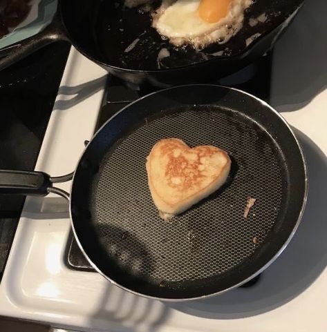 aes : tv ; modern family | claire dunphy | ♡ Shaped Food, Heart Shaped Food, Griddle Pan, Grill Pan, Modern Family, Pretty Food, Aesthetic Food, Nom Nom, Pancakes