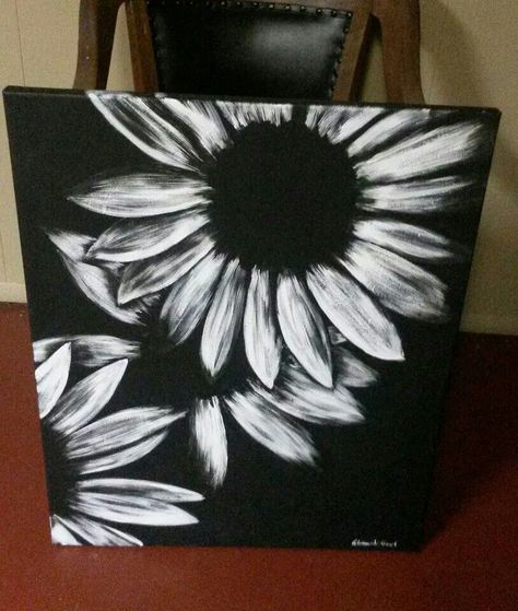 Easy Acrylic Painting On Black Canvas, Black Background White Painting, Paintings On Black Background, White Sunflower Painting, Black And White Flower Painting Acrylic, Black And White Flower Painting, Black And White Painting Ideas, Black And White Sunflower Painting, Sunflower Drawing Black And White