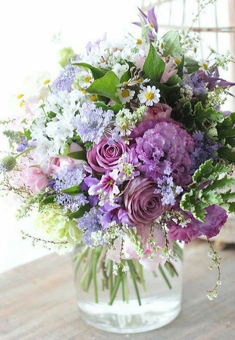 Purple Flower Arrangements, Mixed Flowers, Vase Arrangements, Beautiful Flower Arrangements, Deco Floral, Floral Display, Arte Floral, Beautiful Bouquet, Beautiful Blooms