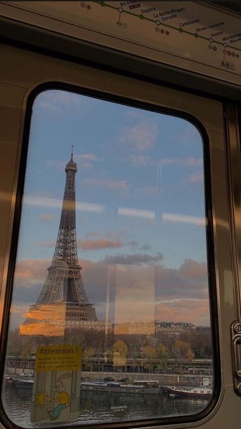 Metro View, Subway Aesthetic, Aesthetic Train, Metro Subway, Paris Dream, France Aesthetic, Paris Vibes, Paris Metro, Parisian Life