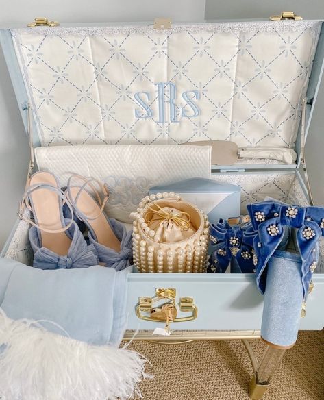 Keepsake Trunk, Wedding Trunk, Preppy Wedding, Bridal Shower Gifts For Bride, Blue Bride, Wedgewood Wedding, Bride Bag, Future Wedding Plans, Garden Party Wedding