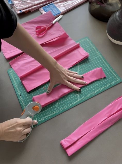 DIY Fringe Backdrop Table Cloth Background Diy, Diy Table Cloth Garland, Ceiling Fringe Garland Diy, Neon Fringe Backdrop, Fringe Diy Backdrop, Fabric Fringe Backdrop, Tablecloth Fringe Garland Diy, Diy Tinsel Backdrop, Table Cloth Fringe Backdrop Diy