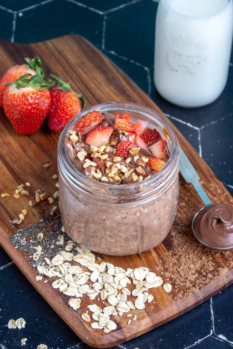 Strawberry Nutella Overnight Oats, Overnight Oats With Nutella, Overnight Oats Nutella, Nutella Overnight Oats, Breaky Ideas, Overnight Oats Easy, Prep Snacks, Strawberry Gluten Free, Best Overnight Oats Recipe