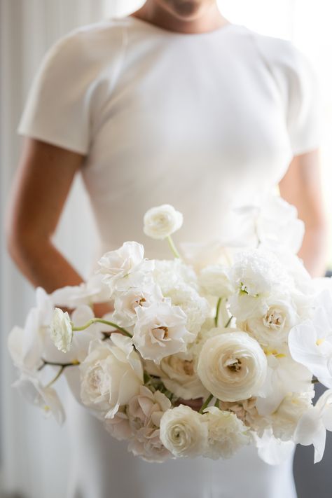 A Modern Washington, D.C., Wedding with a Black-and-White Color Palette Sophisticated Wedding Bouquet, Modern Color Palette Wedding, Modern Minimalist Bridal Bouquet, All White Wedding Flowers Bouquets, White Flowers For Wedding Bouquet, Classic Elegant Wedding Flowers, White Romantic Bridal Bouquet, Loose White Bouquet, Clean Bridal Bouquet